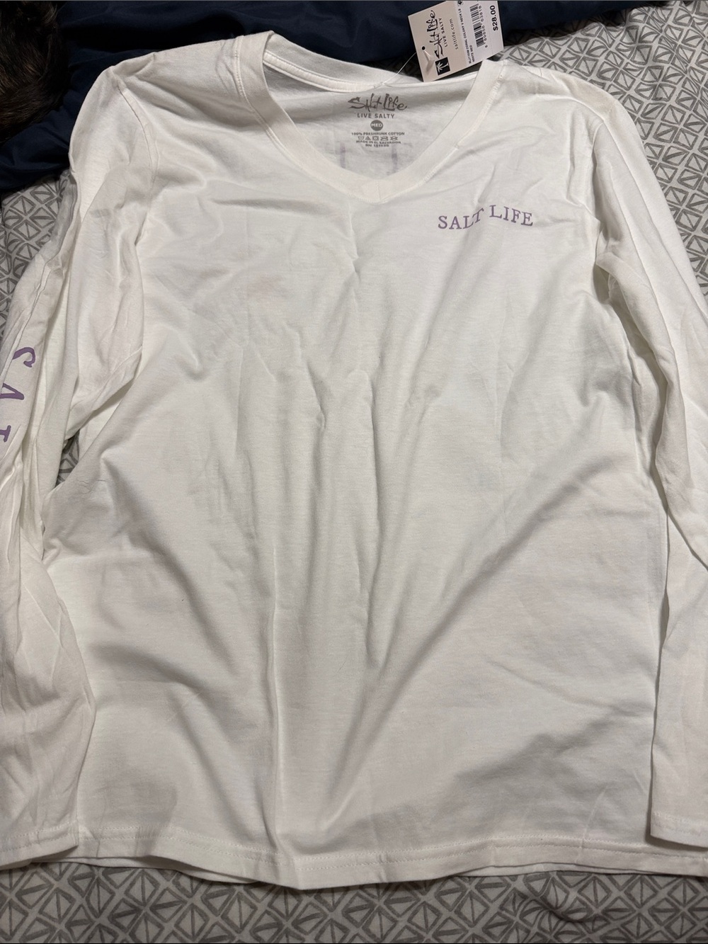 Salt Life women’s White Long-Sleeve Tee with Pastel Coral & Fish Graphic - Picture 2 of 3